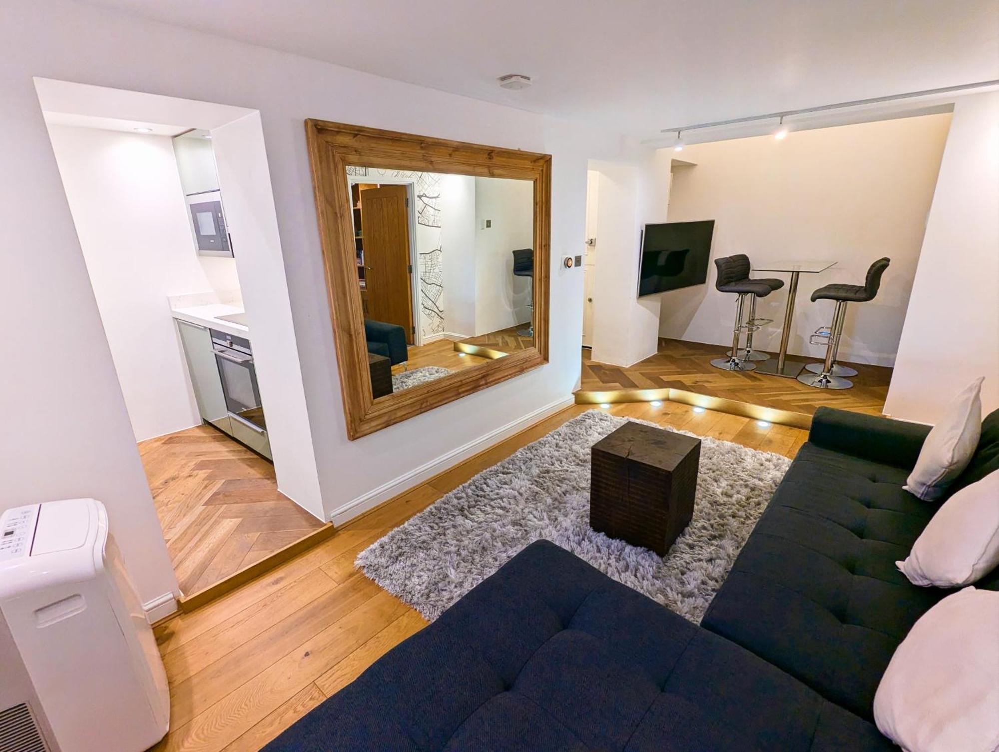 Modern 1 Bedroom Apartment In Kensington Лондон Екстериор снимка