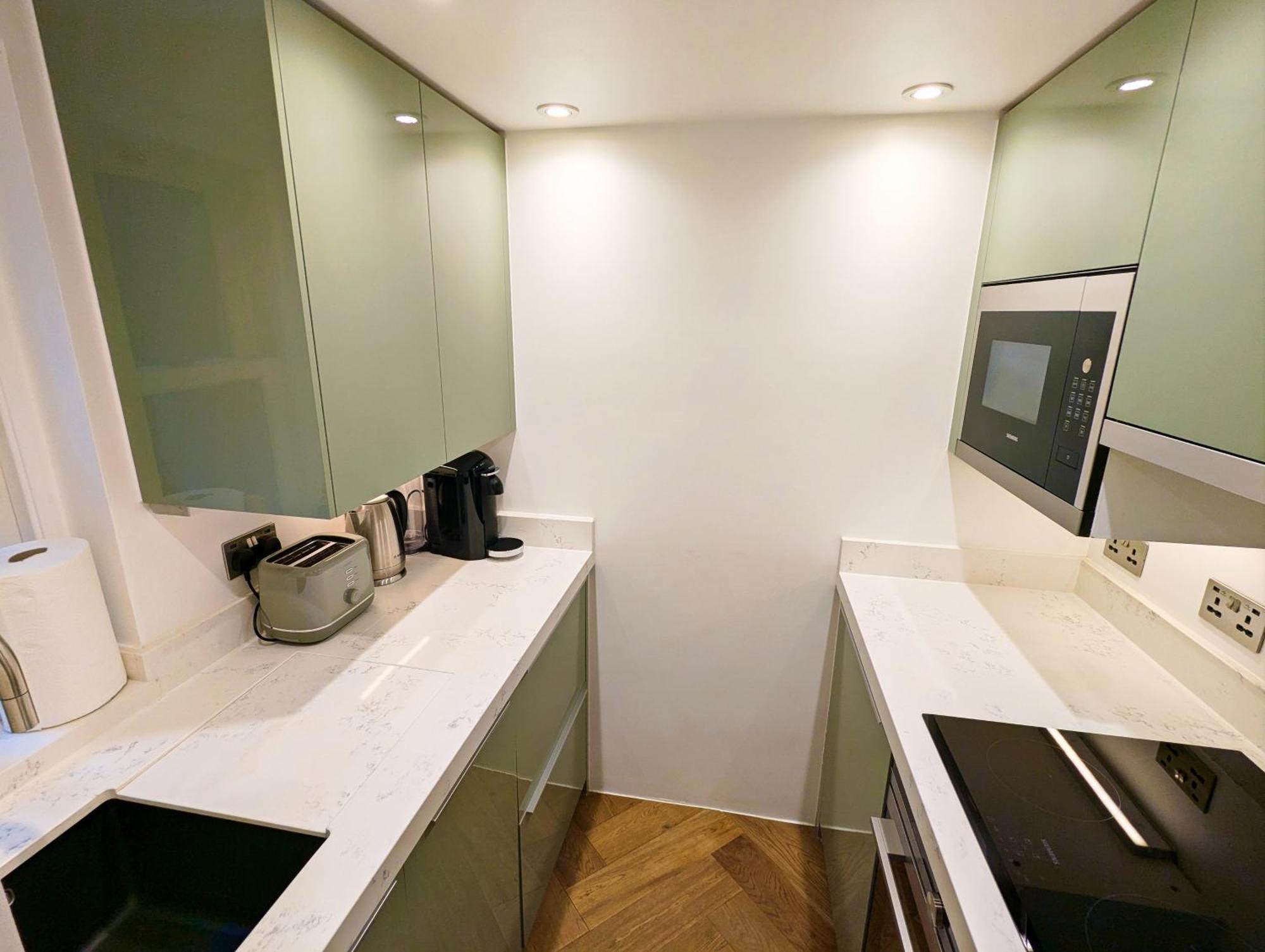 Modern 1 Bedroom Apartment In Kensington Лондон Екстериор снимка
