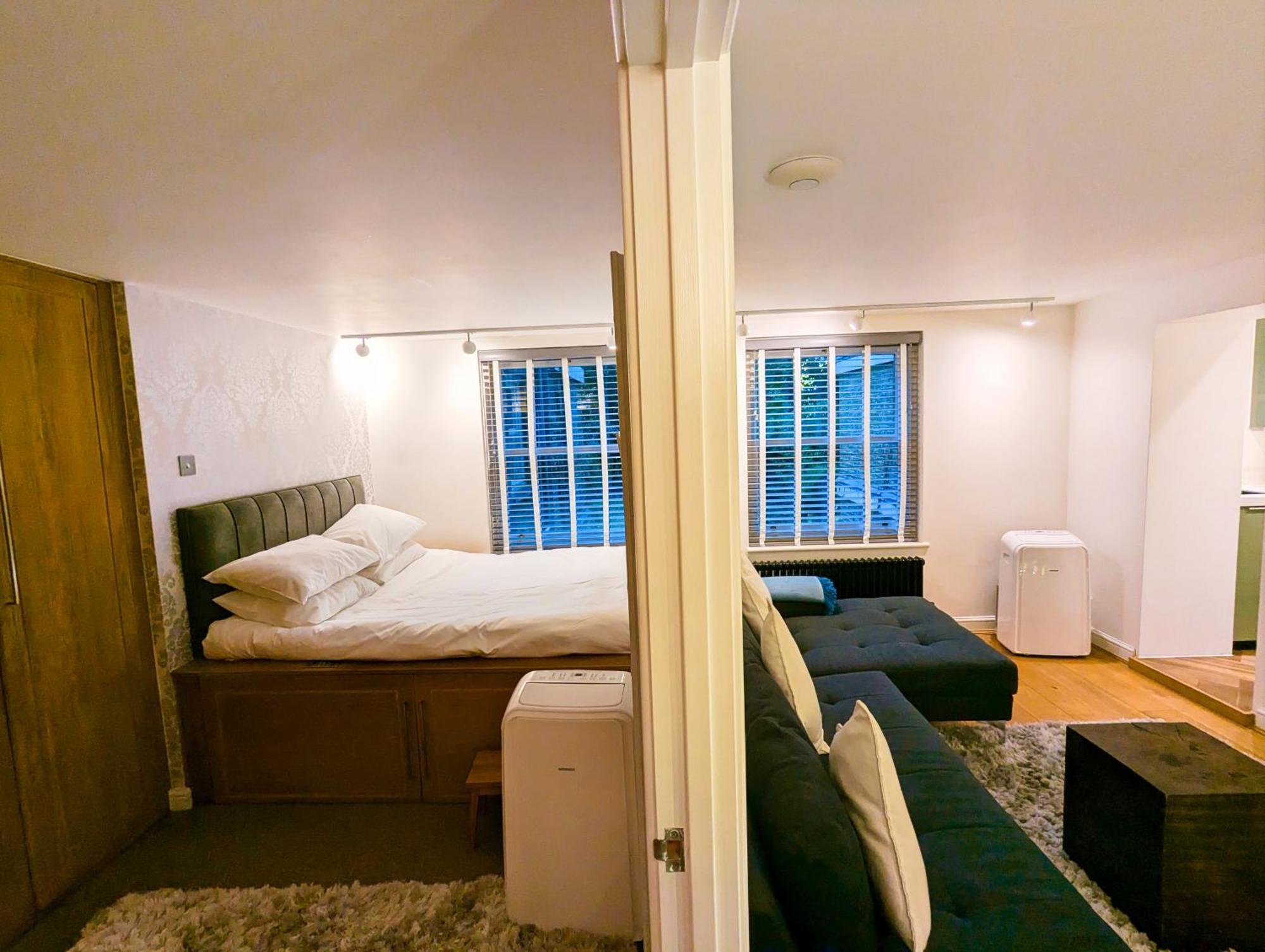 Modern 1 Bedroom Apartment In Kensington Лондон Екстериор снимка