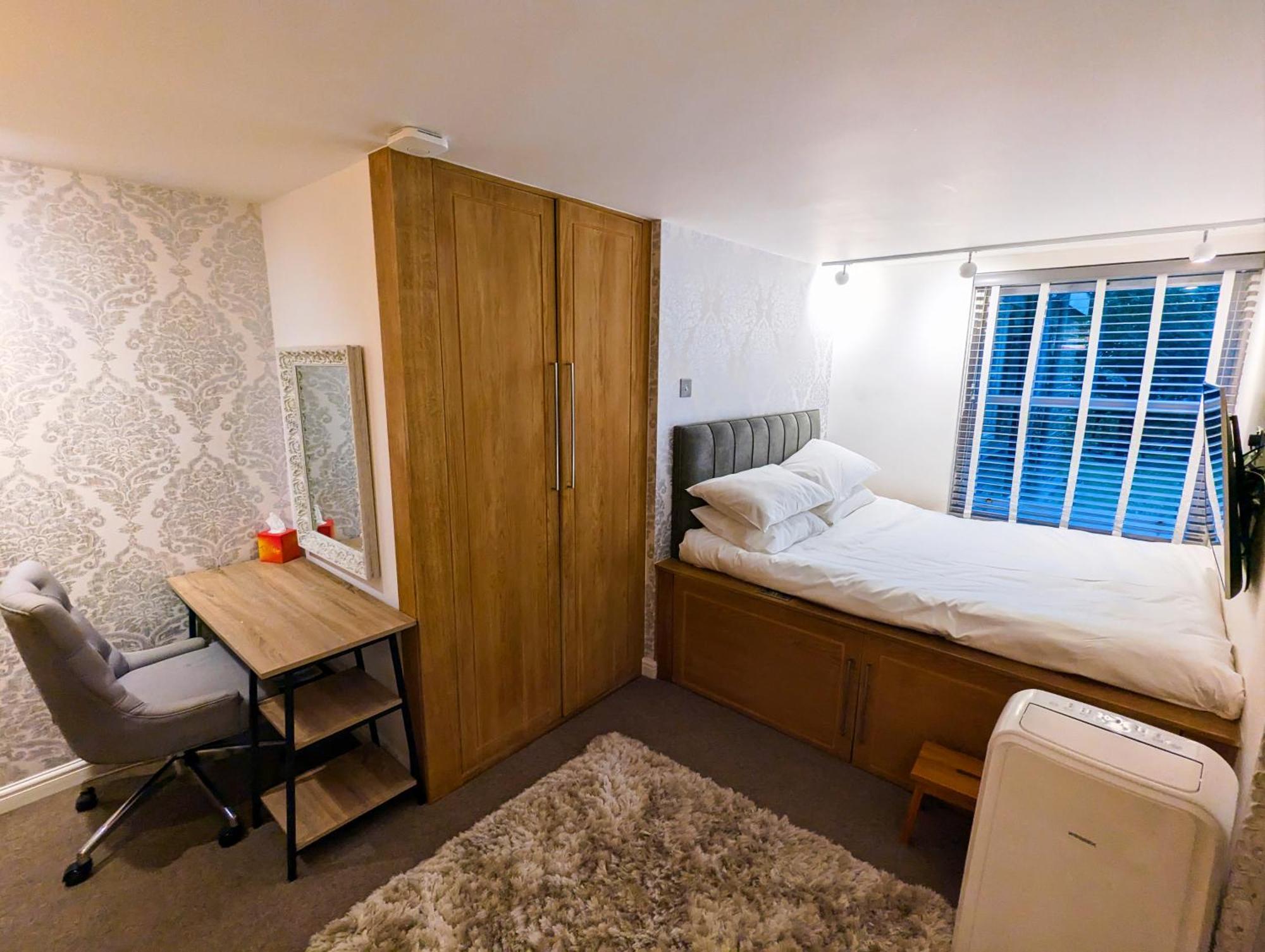 Modern 1 Bedroom Apartment In Kensington Лондон Екстериор снимка